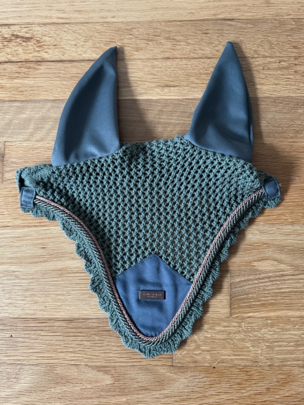 Equestrian Stockholm Bonnet Striking Valley